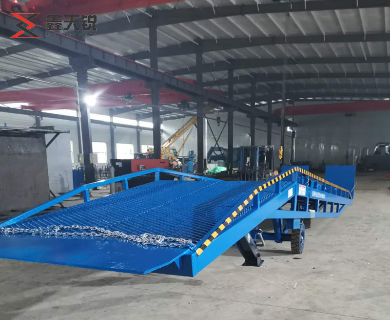 万宁移动式液压登车桥生产车间